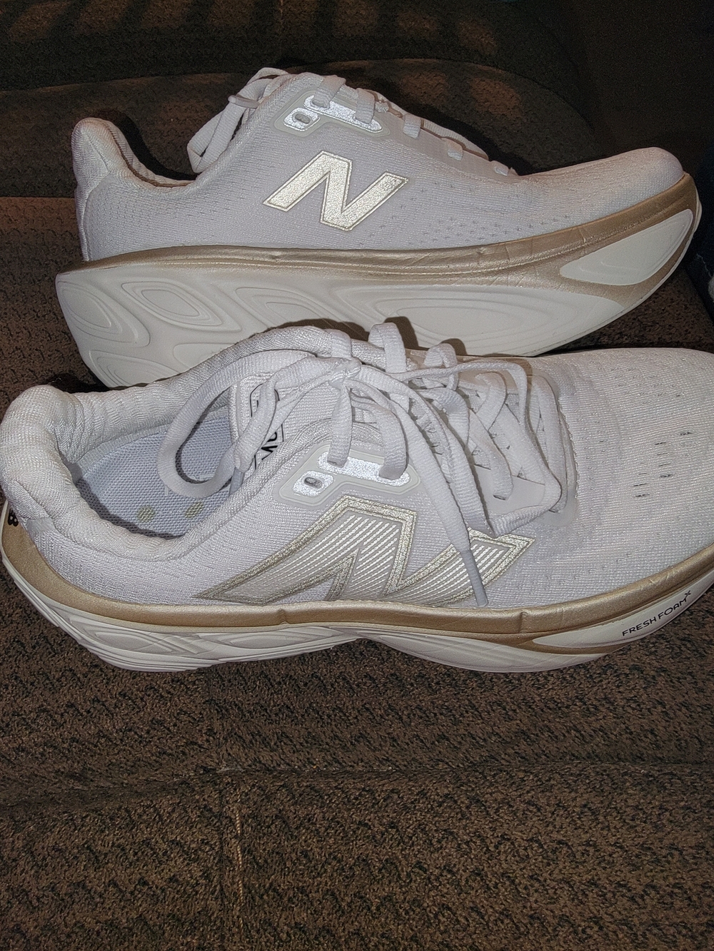 New Balance MORE V5 Women's White and Gold-Tone Athletic shoes